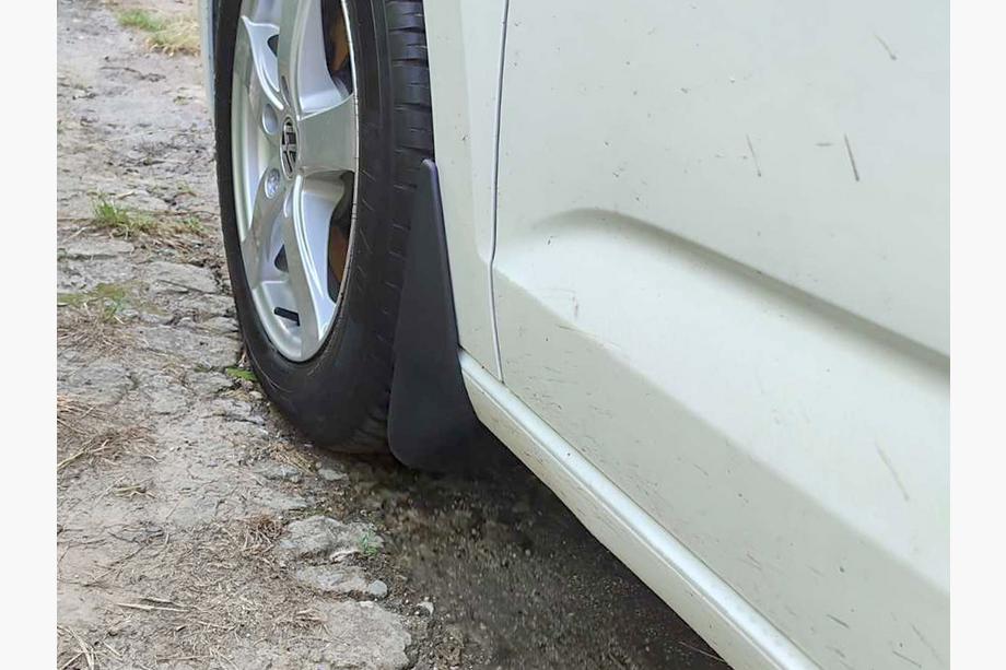 Volkswagen Touran 2015– Zásterky Premium (4 ks) Image
