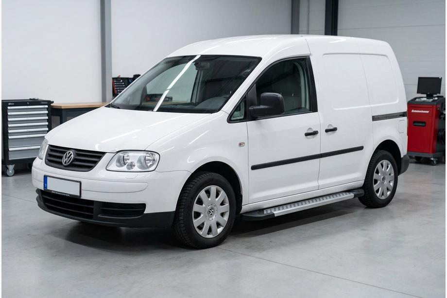 Volkswagen Caddy 2004–2010 Bočné nášľapy New Vision Grey (2 ks, hliník) Maxi rázvor Image