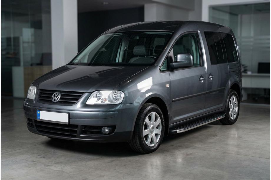 Volkswagen Caddy 2004–2010 Bočné nášľapy BlackLine (2 ks, hliník) Štandardná základňa Image