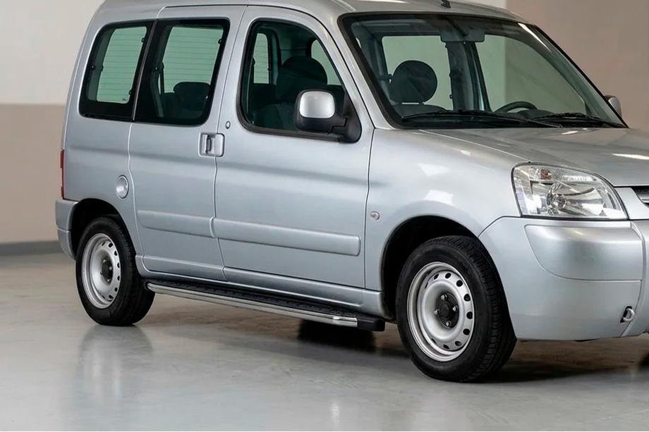 Peugeot Partner 1996–2008 Bočné nášľapy BlackLine (2 ks, hliník) Image