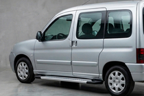 Peugeot Partner 1996–2008 Bočné nášľapy New Vision Grey (2 ks, hliník) fotografia 1