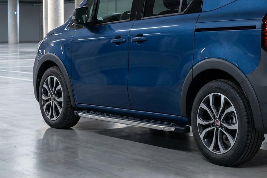Opel Combo 2019– Bočné nášľapy BlackLine (2 ks, hliník) Image