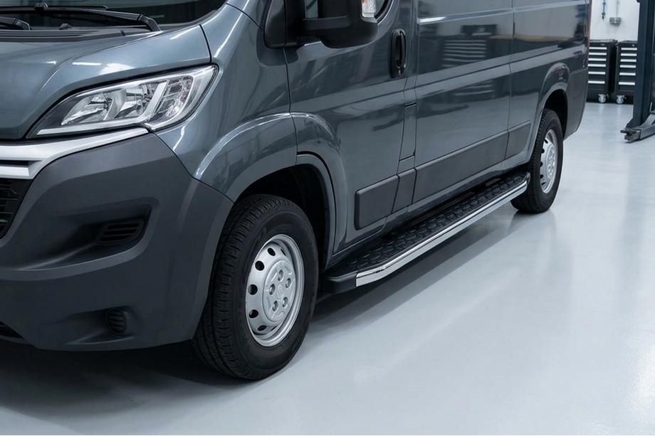 Citroen Jumper 2007–2025 Bočné nášľapy BlackLine (2 ks, hliník) Image