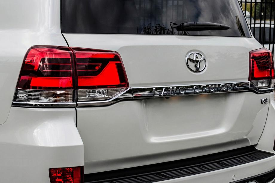 Toyota Land Cruiser 200 2007–2021 Zadné svetlá 2016-2021 (OEM štandard) Image