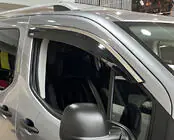 Citroen Berlingo/Multispace 2018– Deflektory okien s chrómovou lištou (2 ks, Niken) fotografia 1