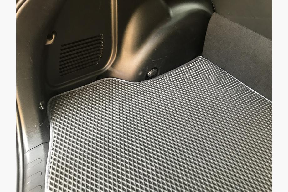 Toyota Rav 4 2013–2018 Vaničková rohož do kufra pre dojazdové koleso (EVA, čierna) Fotografia 2