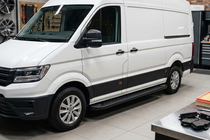 Volkswagen Crafter 2016– Bočné nášľapy Allmond Black (2 ks, hliník) Dlhý/Extra dlhý fotografia 1