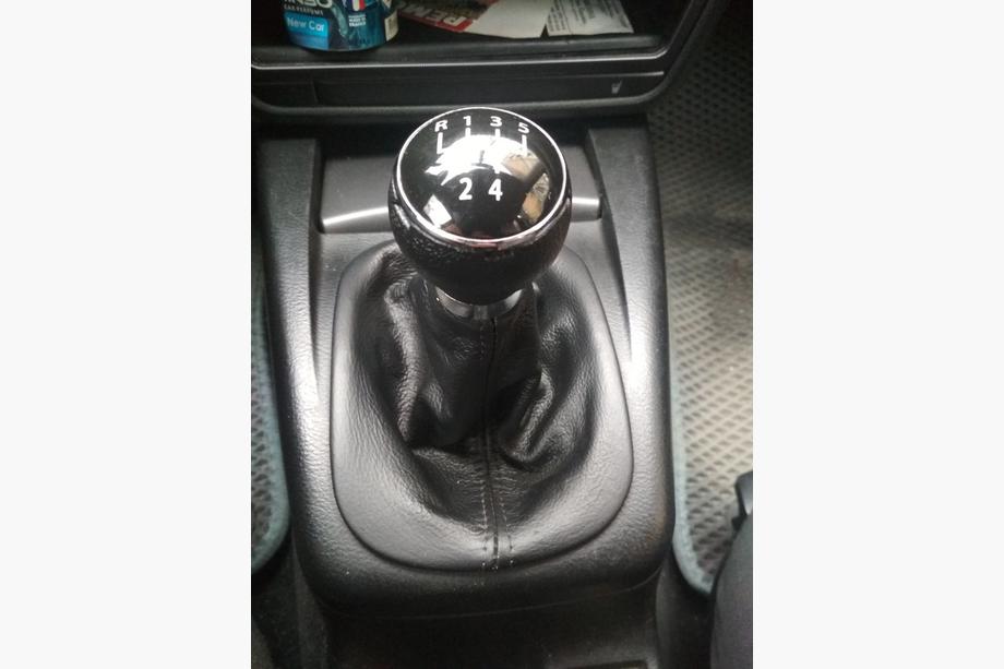 Volkswagen Passat B5 1997–2005 Kožená manžeta radiacej páky Fotografia 3