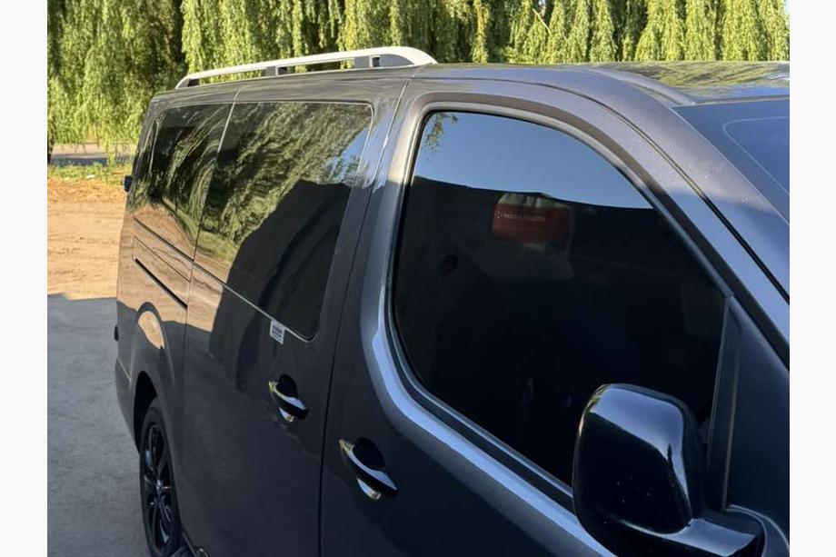 Opel Vivaro 2019– Strešné lyžiny Skyport (sivé) Krátky rázvor Fotografia 17