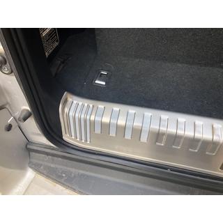 Chrómová lišta na zadný vnútorný prah (pre 7-miestne) Toyota Land Cruiser Prado 150 2009–2023 fotografia 4