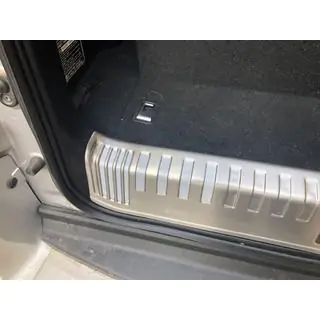 Chrómová lišta na zadný vnútorný prah (pre 7-miestne) Toyota Land Cruiser Prado 150 2009–2023 fotografia 4