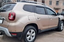 Renault Duster 2018–2024 Deflektory okien (4 ks, HIC) fotografia 3