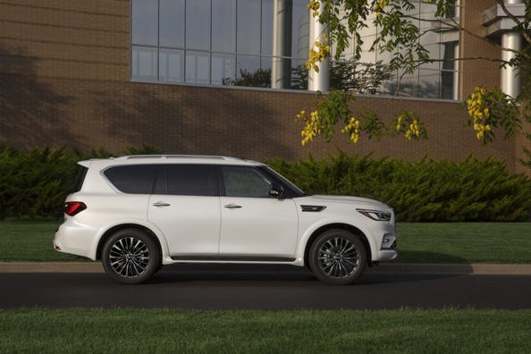 Vlajkové SUV Infiniti QX80 dostalo aktualizáciu Fotografia 2