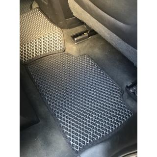 Polyuretánové koberce do interiéru, 3 rady (EVA, čierne) Chevrolet Suburban 2014–2019 fotografia 4