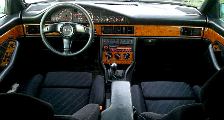 Kryty prednej palubnej dosky pre Audi 100 a ich vlastnosti