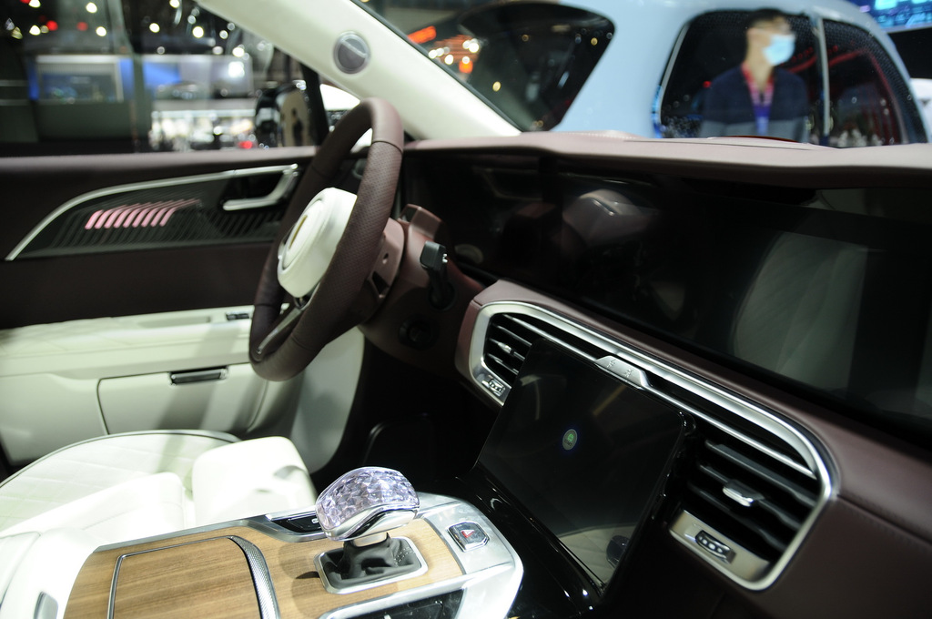 Hongqi E-HS9: elektrický čínsky analóg Rolls-Royce Cullinan