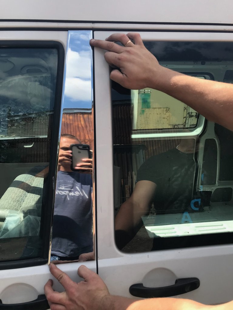 Kryty dverových stĺpikov Volkswagen T5 Multivan
