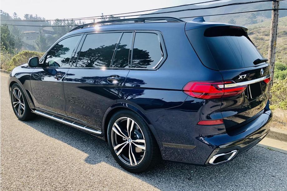 BMW X7 G07 2019– OEM bočné prahy (2 ks) Image