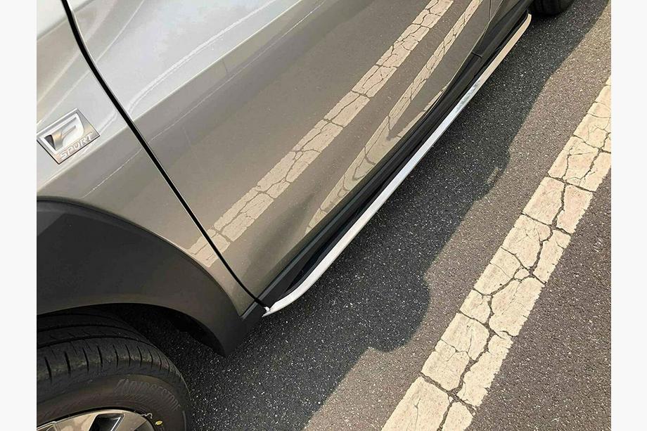 Lexus UX 2018– OEM bočné prahy (2 ks) Image