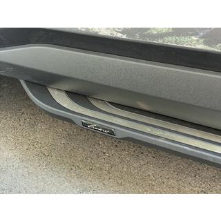 OEM V2B bočné prahy (2 ks, hliník) Toyota Rav 4 2019–2025 fotografia 2