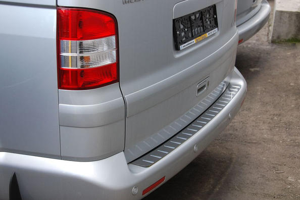 Chrómová lišta na zadný nárazník Volkswagen T5 Multivan