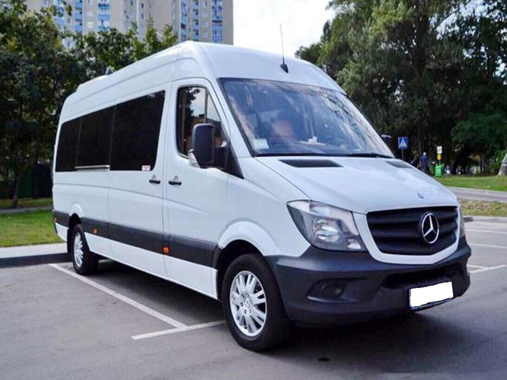 Prestavba dodávky Sprinter na osobné vozidlo