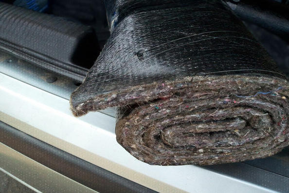 Odhlučnenie auta stavebnými materiálmi