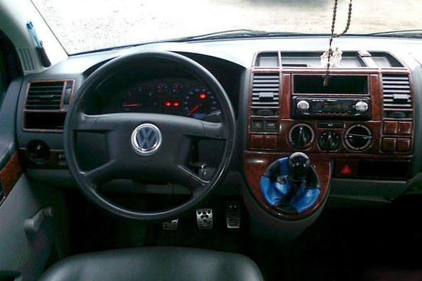 Tuning interiéru Volkswagen T5 Multivan a kryty palubnej dosky