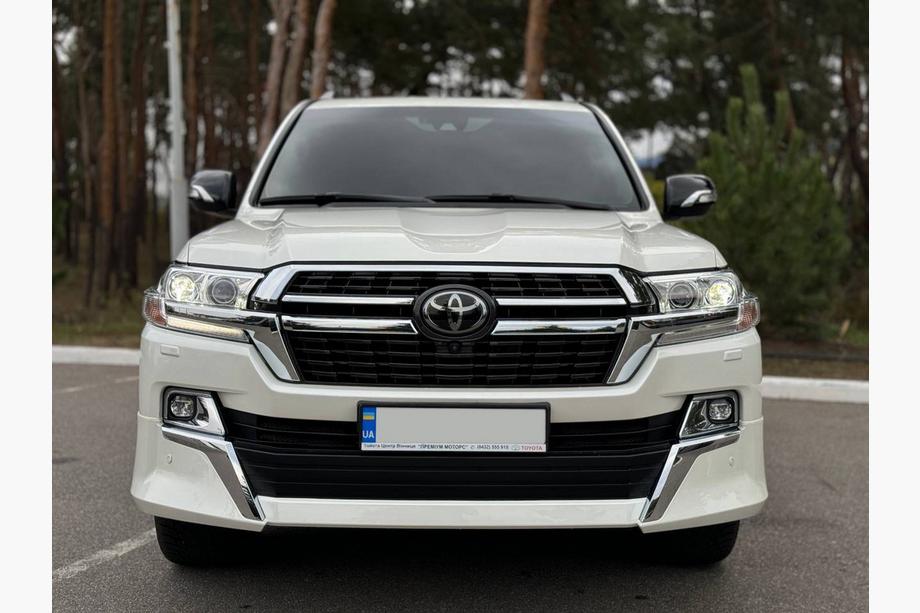 Toyota Land Cruiser 200 2007–2021 Facelift prestavbová sada z LC200 2008-2015 na 2021 Executive Fotografia 22
