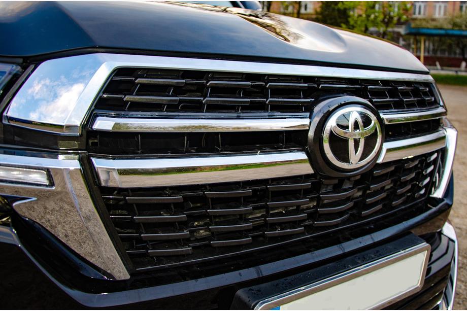 Toyota Land Cruiser 200 2007–2021 Facelift prestavbová sada z LC200 2008-2015 na 2021 Executive Fotografia 6