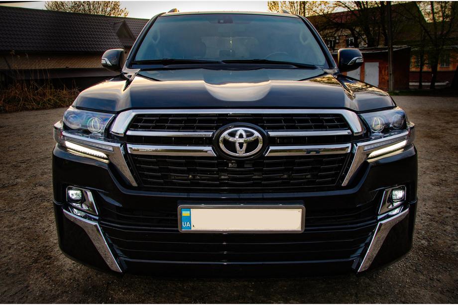 Toyota Land Cruiser 200 2007–2021 Facelift prestavbová sada z LC200 2008-2015 na 2021 Executive Fotografia 3