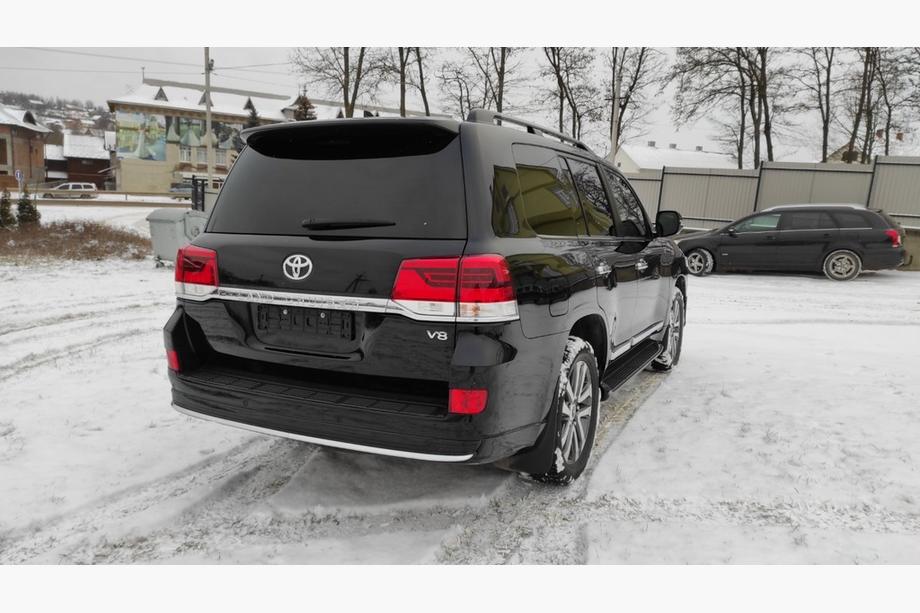 Toyota Land Cruiser 200 2007–2021 Facelift prestavbová sada z LC200 2008-2015 na 2021 Executive Fotografia 10