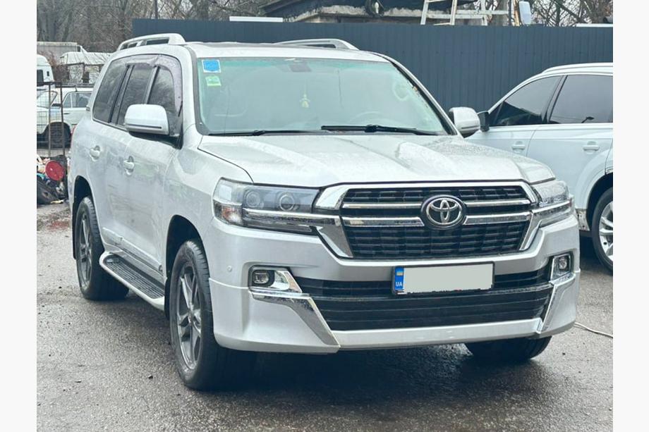 Toyota Land Cruiser 200 2007–2021 Facelift prestavbová sada z LC200 2008-2015 na 2021 Executive Fotografia 40