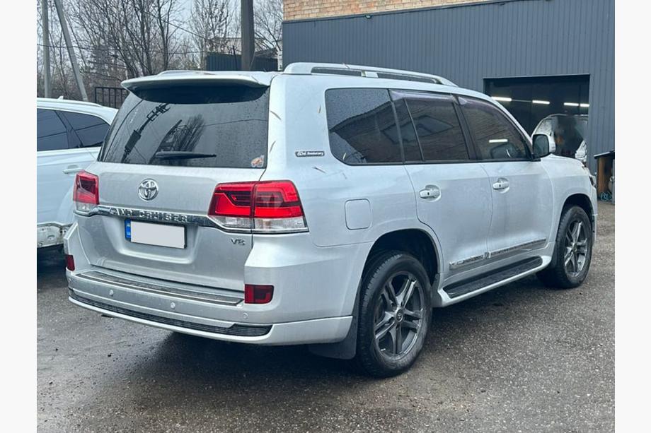 Toyota Land Cruiser 200 2007–2021 Facelift prestavbová sada z LC200 2008-2015 na 2021 Executive Fotografia 38