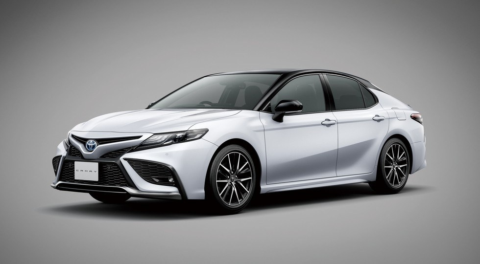 Modernizovaná Toyota Camry debutuje v Japonsku