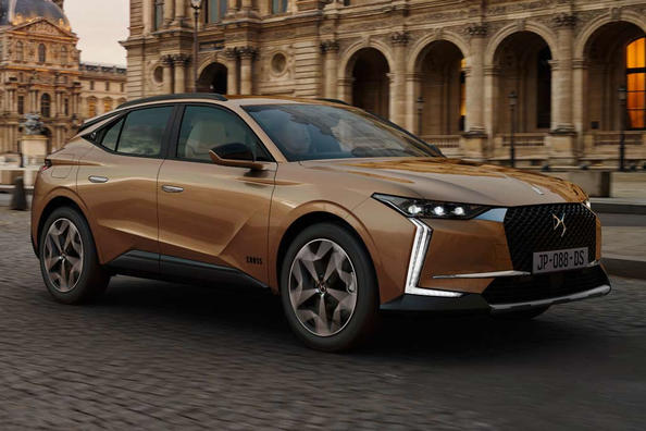 Prémiový hatchback DS 4: predstavená nová generácia