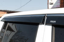 Volkswagen Amarok 2010–2022 Okenné deflektory s chrómovou lištou (4 ks, Niken) fotografia 5