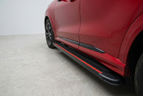 Ford Puma 2019– Bočné nášľapy Maya Red (2 ks., hliník) fotografia 1