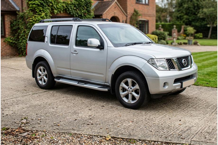 Nissan Pathfinder R51 2005–2014 Mevsim Grey bočné nášľapy (2 ks, hliník) Fotografia 1