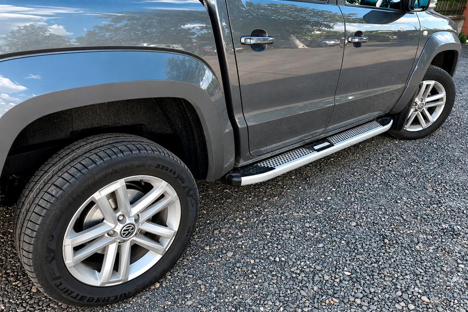 Volkswagen Amarok 2010–2022 Mevsim Grey bočné nášľapy (2 ks, hliník) Image