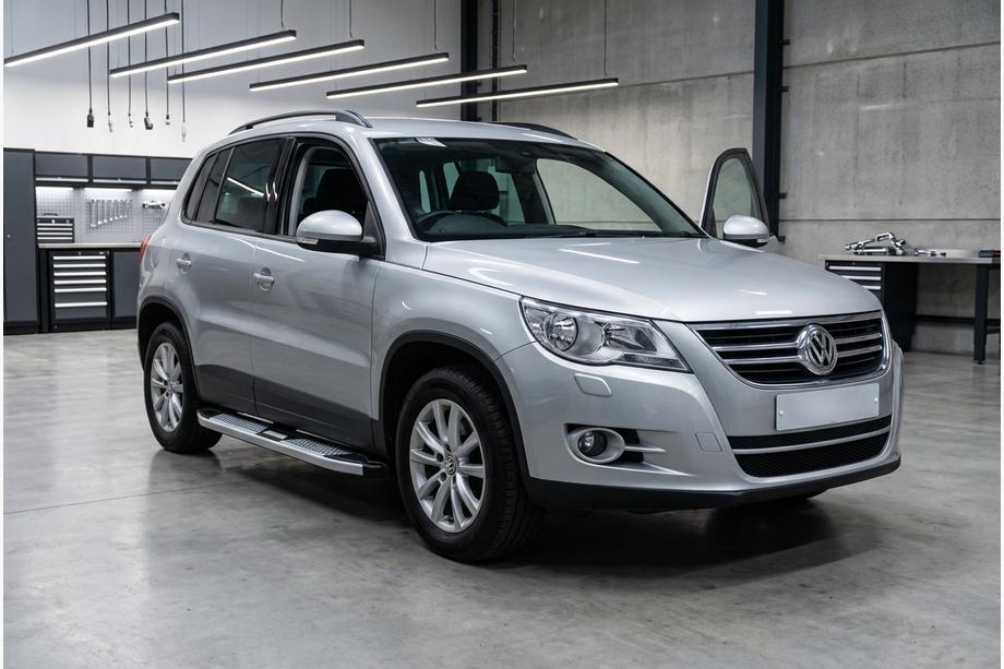 Volkswagen Tiguan 2007–2016 Mevsim Grey bočné nášľapy (2 ks, hliník) Image