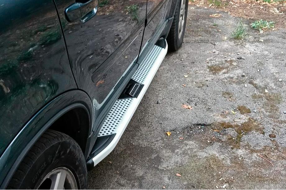 Volvo XC90 2002–2014 Mevsim Grey bočné nášľapy (2 ks, hliník) Image