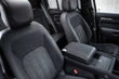 SUV Land Rover Defender dostalo 520-koňový motor fotografia 7