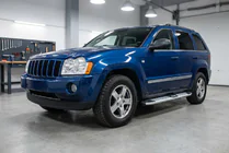 Jeep Grand Cherokee WK 2004–2010 Mevsim Grey bočné nášľapy (2 ks, hliník) fotografia 1
