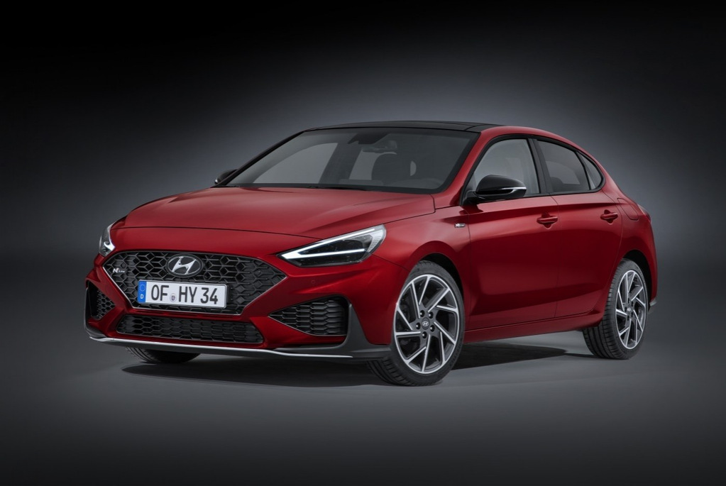 Recenzia modernizovaného liftbacku Hyundai i30 Fastback
