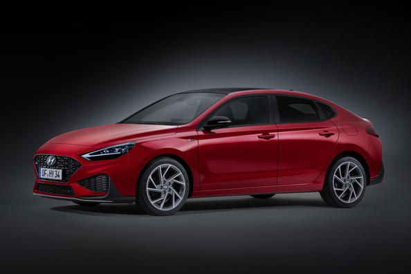 Recenzia modernizovaného liftbacku Hyundai i30 Fastback