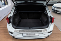 Volkswagen T-Roc 2017–2025 Nerezová lišta na zadný nárazník Carmos (nerez) fotografia 2