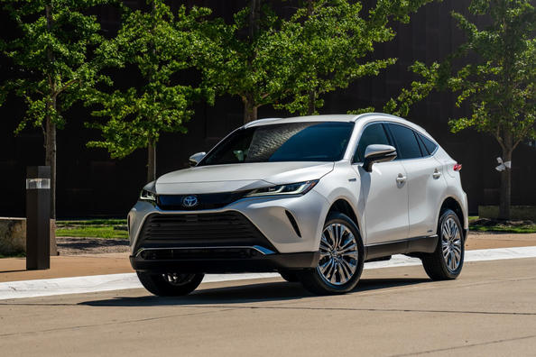 Recenzia hybridného crossovera Toyota Venza