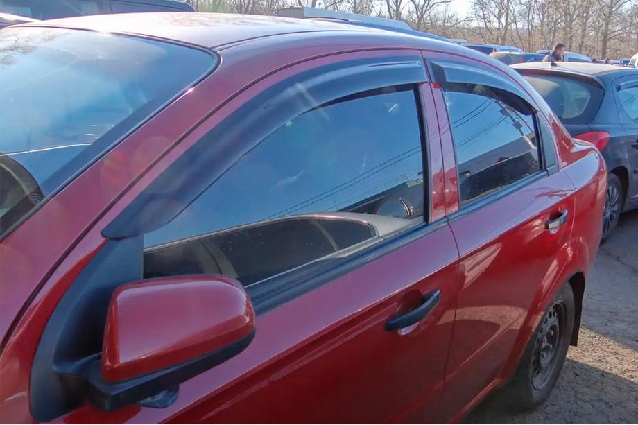 Chevrolet Aveo T200 2002–2008 Deflektory okien SD (4 ks, HIC) Image