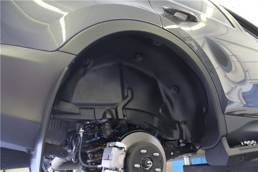 Ako si svojpomocne namontovať podblatníky na auto?
